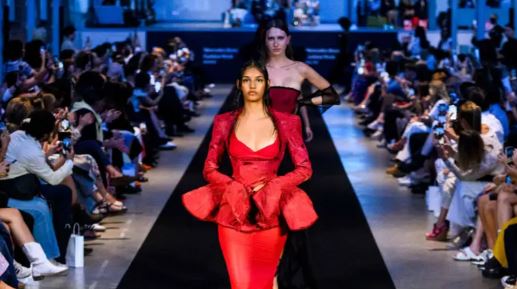 El último territorio humano: sobre Velázquez, la IA y un desfile de&nbsp;moda